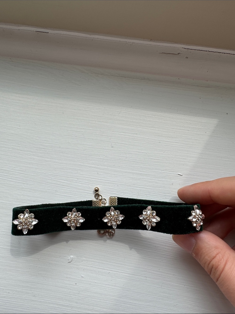 Velvet Crystal Flower Choker Necklace - Dark Green